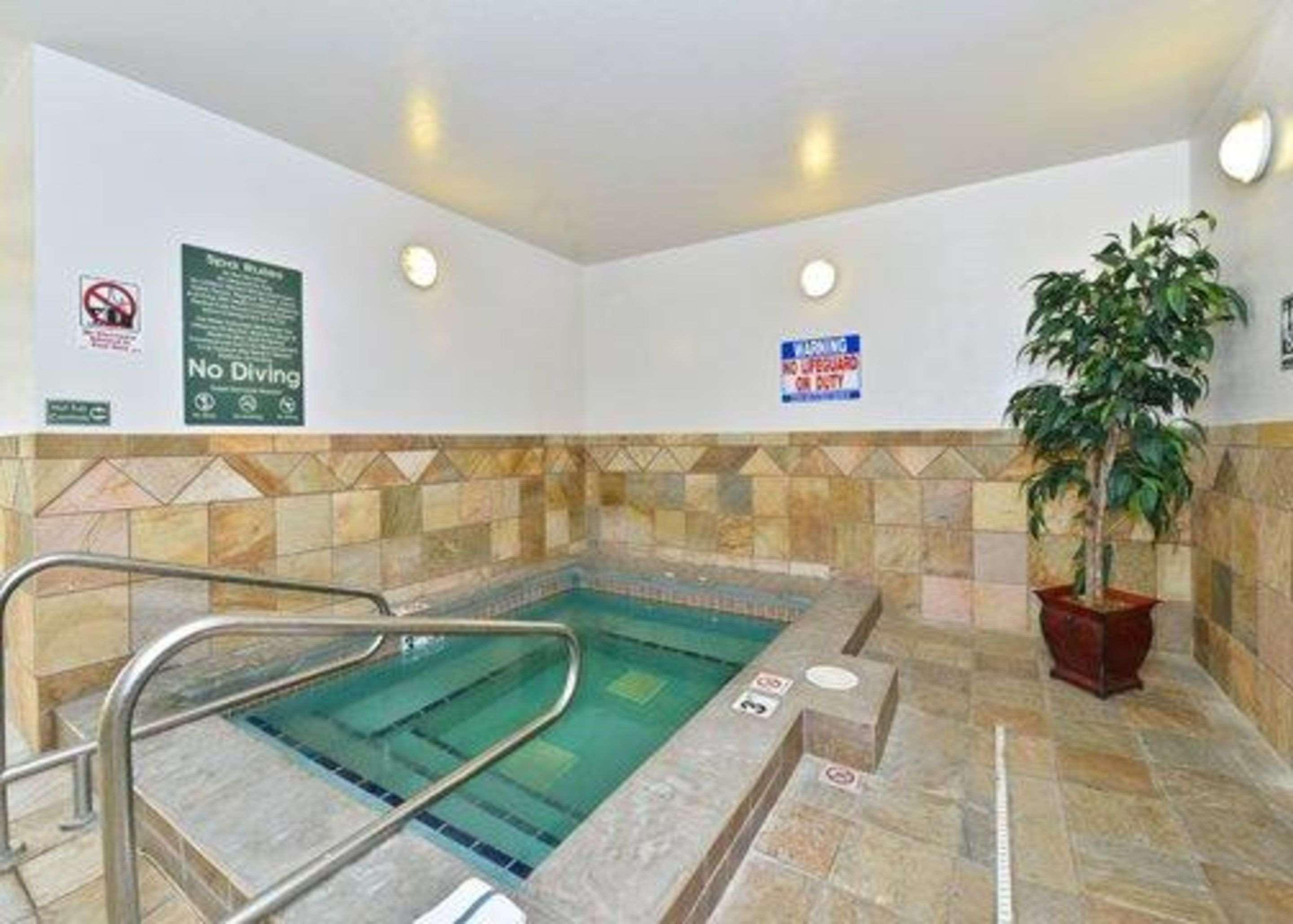 Comfort Inn & Suites Дедууд Екстериор снимка