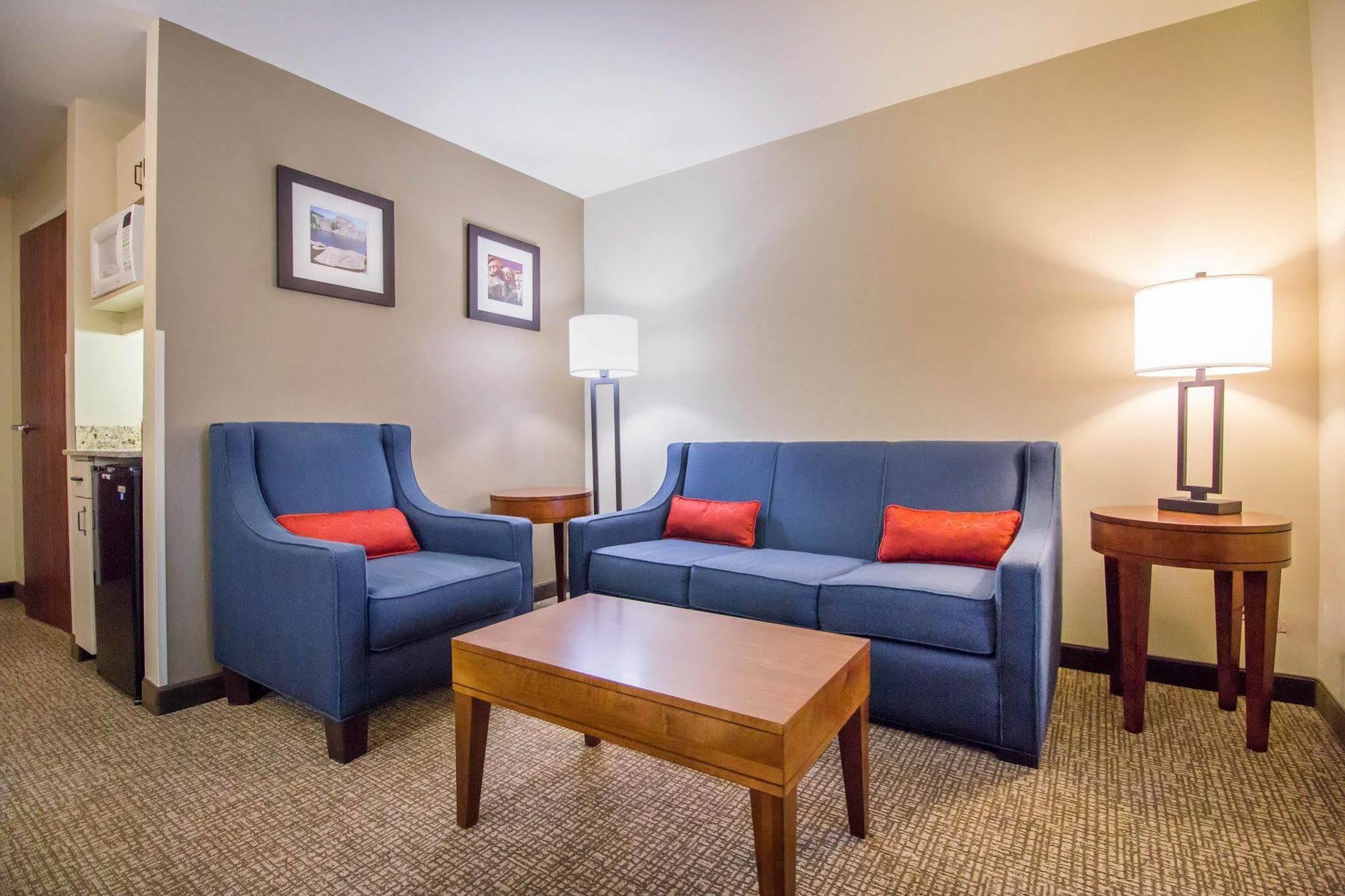 Comfort Inn & Suites Дедууд Екстериор снимка
